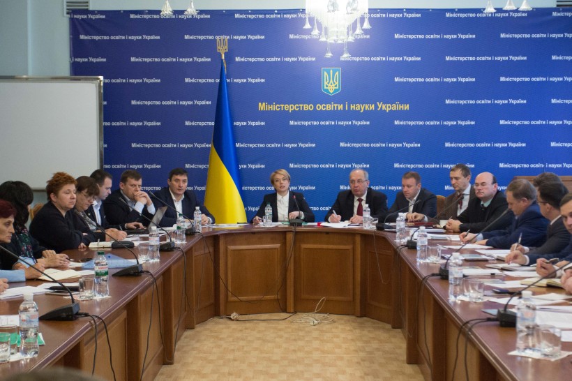 У бюджет 2018 року закладено підвищення оплати праці педагогів на 1 тарифний розряд та фіксовану надбавку в 20%, – Лілія Гриневич