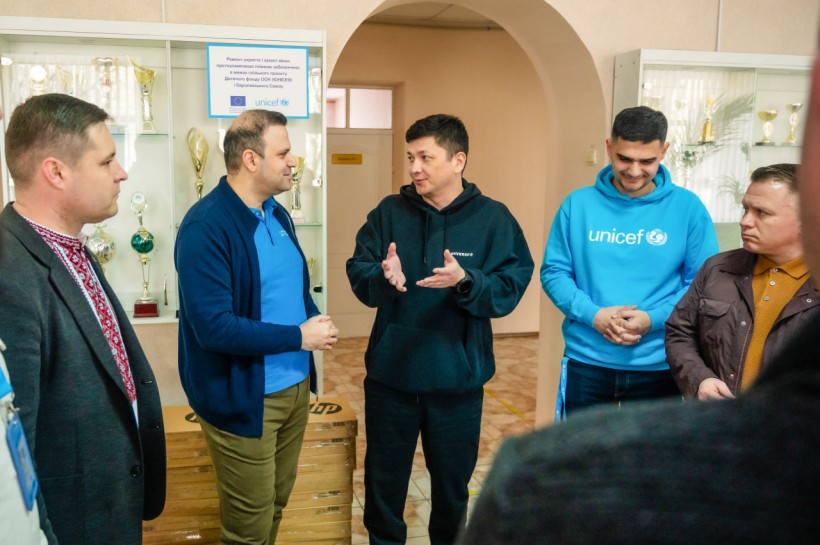 ЮНІСЕФ доставив ще майже 39 тисяч ноутбуків для українських школярів