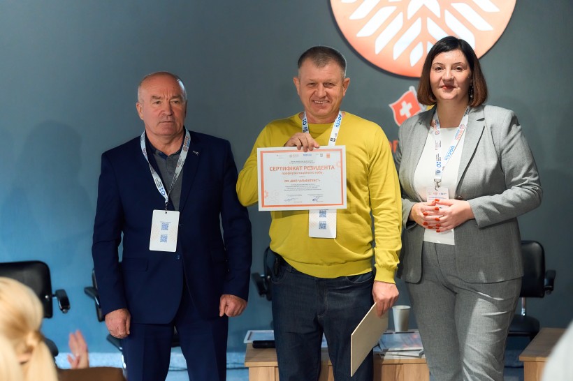 МОН разом із партнерами відкрили два профорієнтаційні хаби на Полтавщині