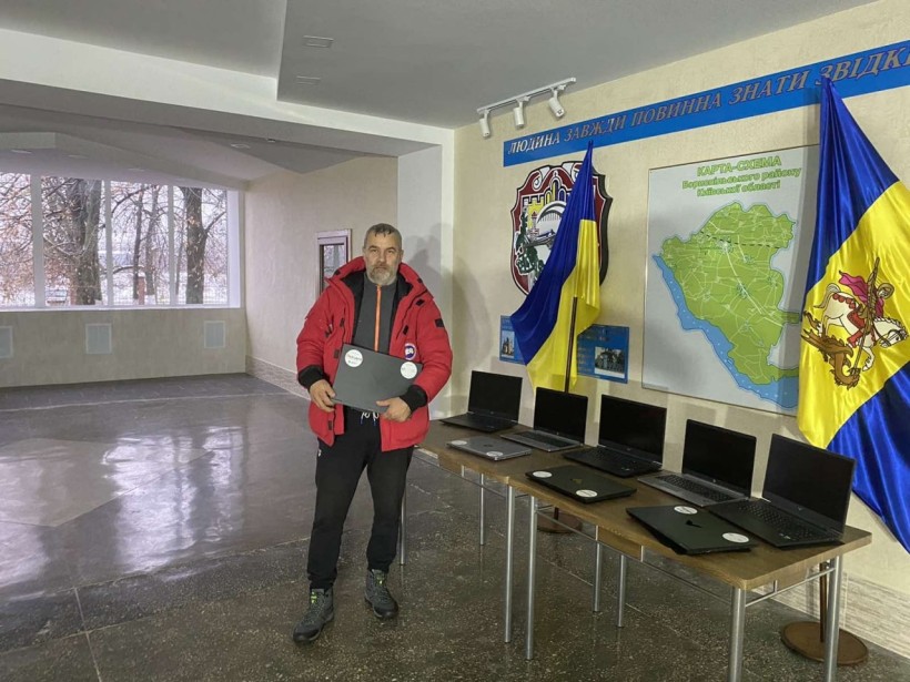 Цифрові девайси для освіти: понад 6 тис. ноутбуків для вчителів отримали Київська та Херсонська області