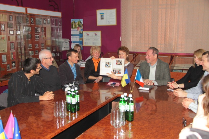 Студенти ЗНУ вивчають іноземну мову та підвищують кваліфікацію за програмою «Французька без кордонів»