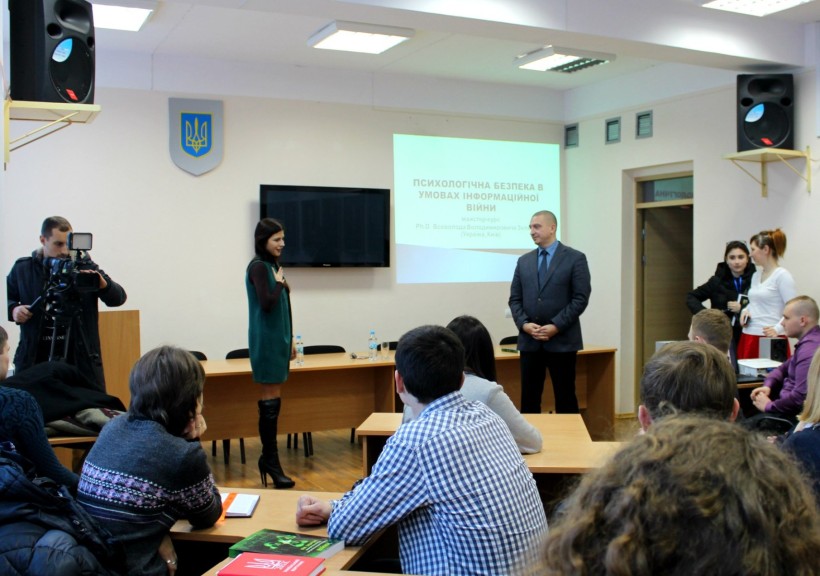 Дніпропетровський національний університет імені Олеся Гончара відвідав фахівець з інформаційних війн та способів протидії їм Всеволод Зеленін