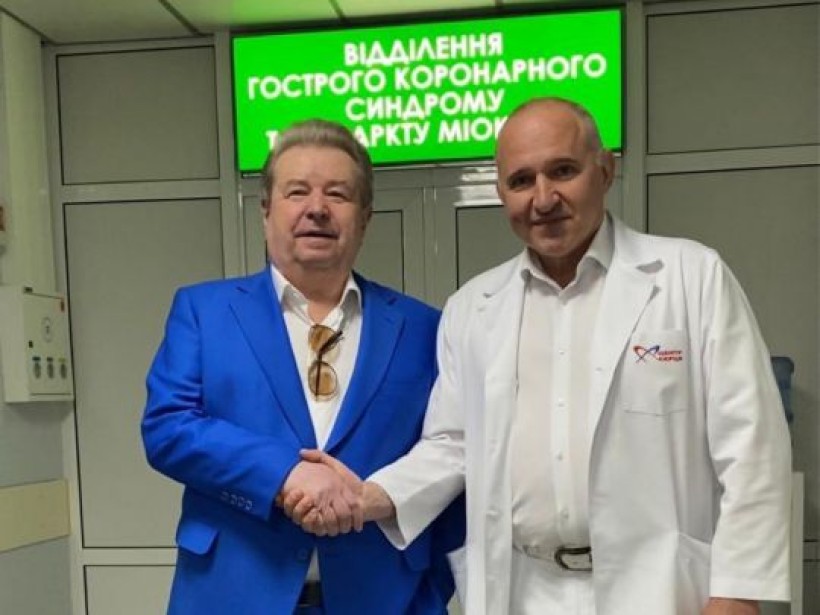 Ректор київського університету передав обладнання Національному інституту серця
