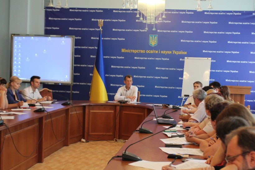 Павло Полянський: Маємо створити умови для дітей, які в тимчасово окупованому Криму, Донецькій і Луганській областях навчатимуться і проходитимуть підсумкову атестацію дистанційно