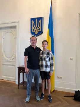 Українським випускникам в Нідерландах вручили документи про освіту