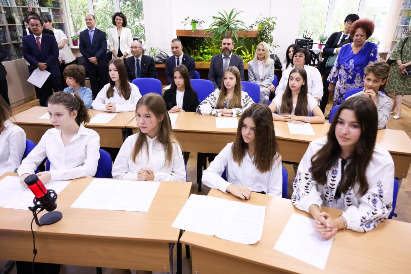 Понад мільйон підручників отримали учні 5 класів за підтримки Японського агентства міжнародного співробітництва