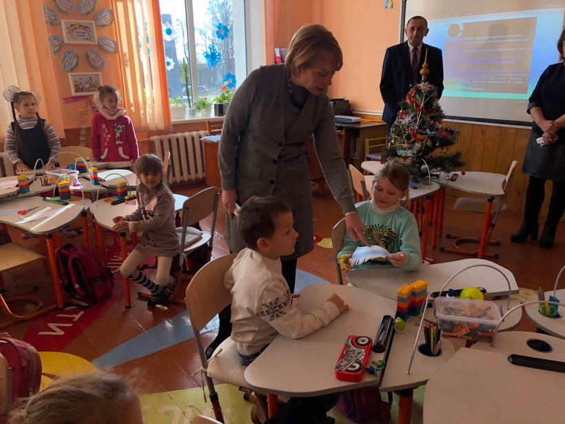 31,5 тис примірників методичних рекомендацій для вчителів початкової школи вже найближчим часом потраплять у всі школи України