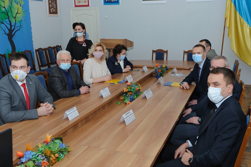 МОН підтримує розвиток державно-приватного партнерства у сфері позашкільної освіти, – Сергій Шкарлет