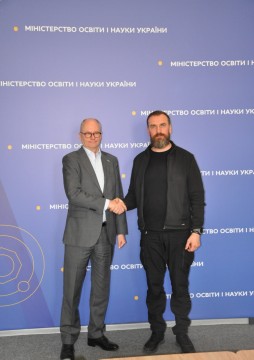 Міністр освіти і науки України Оксен Лісовий провів зустріч із Надзвичайним і Повноважним Послом Фінляндії в Україні Яакко Лехтовіртою
