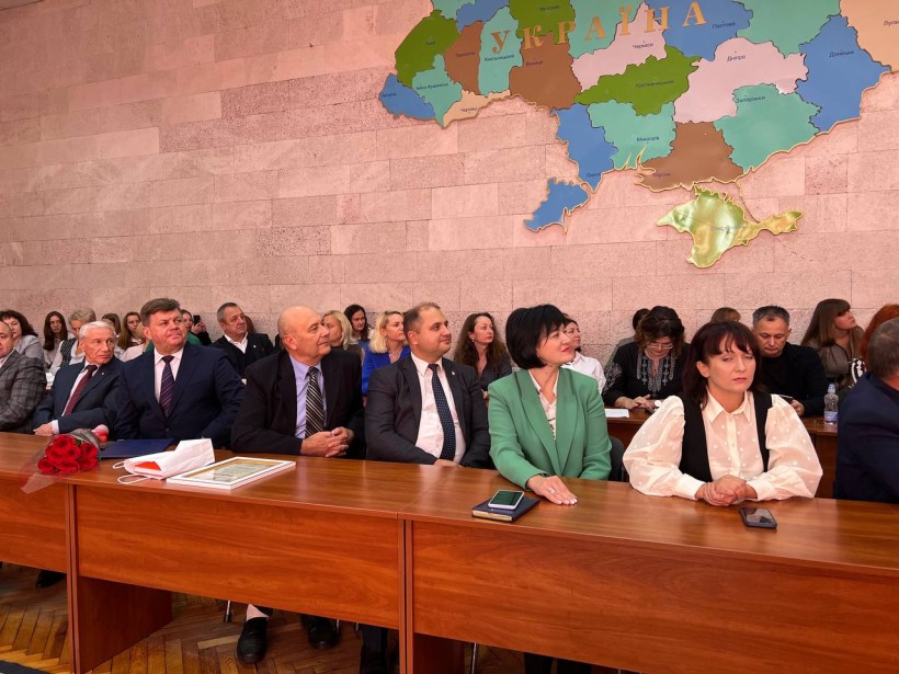 Сергій Шкарлет під час візиту до Хмельниччини наголосив на важливості облаштування укриттів у школах за новими стандартами в межах запланованої субвенції на 2023 рік