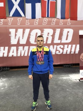 На Чемпіонаті світу з гирьового спорту студент ЖНАЕУ  виборов три медалі